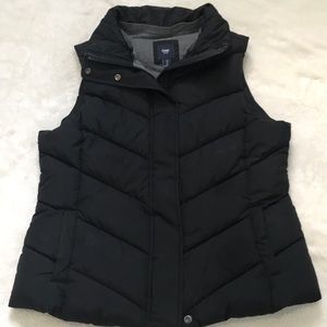 GAP: men’s puffer vest.